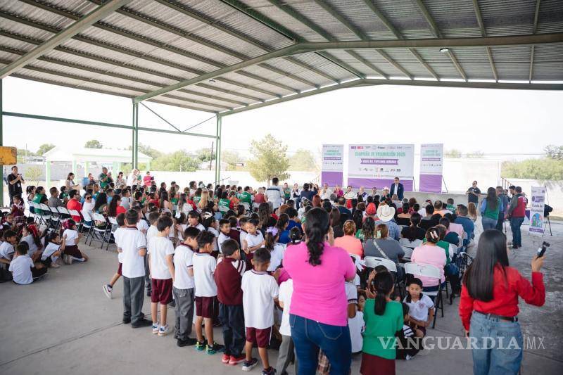 $!La Secretaría de Salud estatal inició este miércoles la campaña de vacunación contra el Virus del Papiloma Humano (VPH) en escuelas de Coahuila.