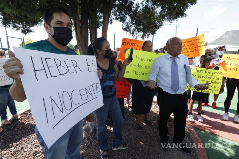 $!La familia teme por la integridad de los sobrinos de Neftalí, quienes han sufrido bullying a raíz de la detención.