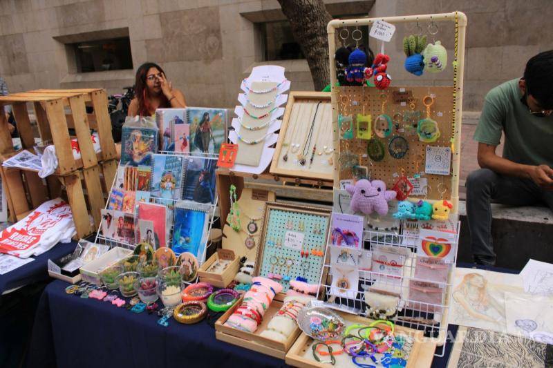 $!Participan más de 15 expositores, artistas, artesanos y emprendedores locales con obras a la venta