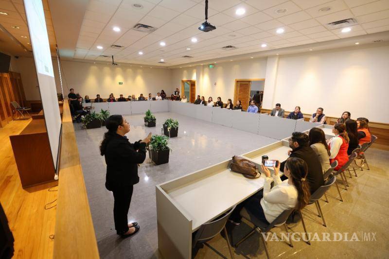 $!Participantes del conversatorio plantearon la urgencia de contar con intérpretes en dependencias públicas.