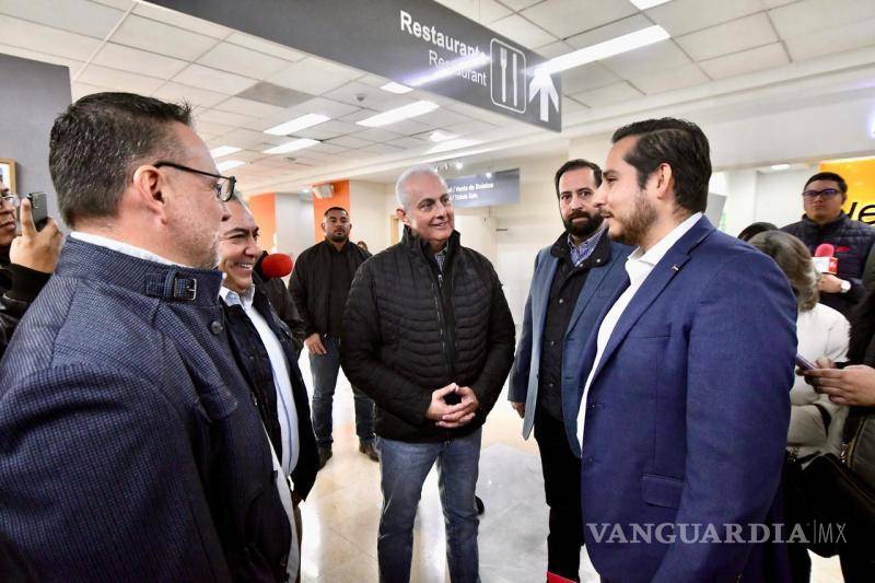 $!El alcalde Román Alberto Cepeda subrayó la importancia de la seguridad para el desarrollo económico.