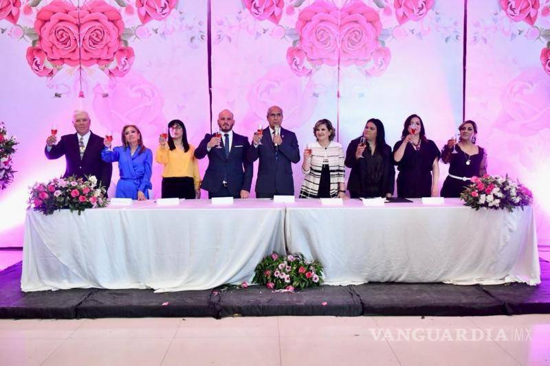 $!Con la presencia del alcalde de Monclova, se llevó a cabo la ceremonia civil.