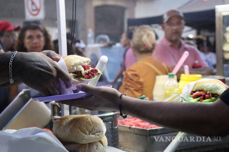 $!Familias y visitantes disfrutaron de un ambiente festivo con música, rifas y degustaciones.