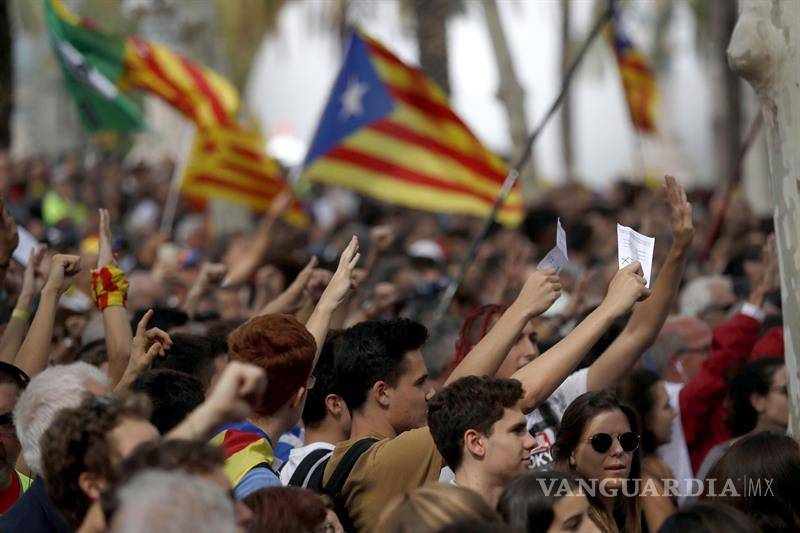 $!Independentistas catalanes vuelven a tomar las calles