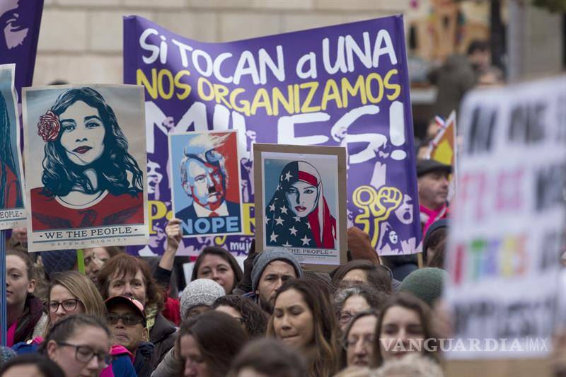 $!Millones de mujeres marchan en todo el mundo contra Donald Trump