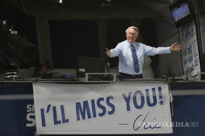 $!Scully, el mítico narrador durante 67 años con Dodgers, recibe gran homenaje