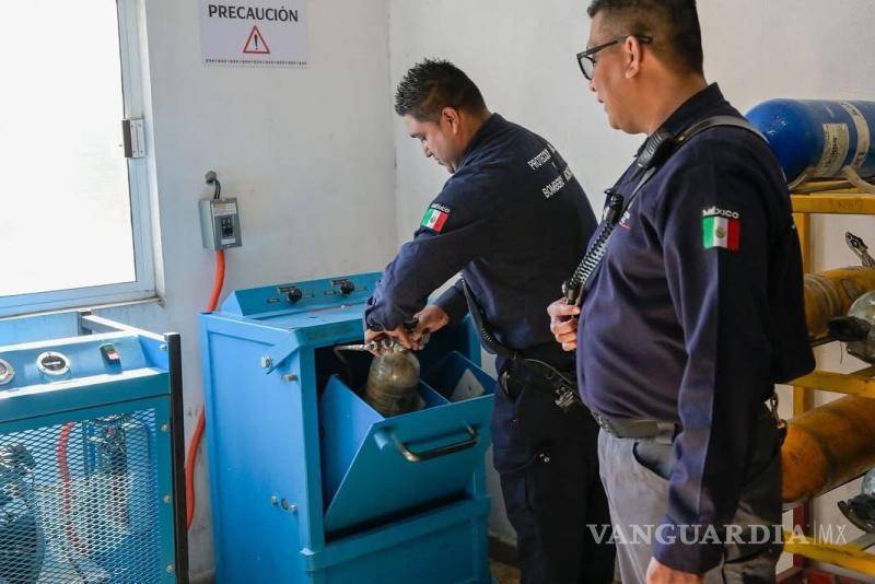 $!Con la inversión de más de 100 mil pesos, Monclova cuenta con el único compresor de este tipo en la región, en beneficio de los cuerpos de rescate.