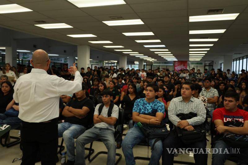 $!El rector expresó su entusiasmo por el inicio del ciclo escolar 2024-2025 y el compromiso de la universidad con la calidad educativa.