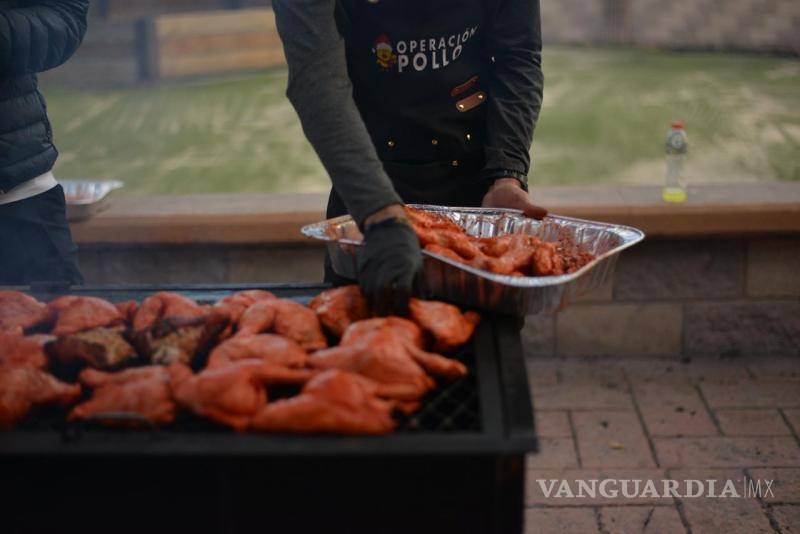 $!Las cenas incluyeron pollo, arroz o pasta, bolillo y bebida.