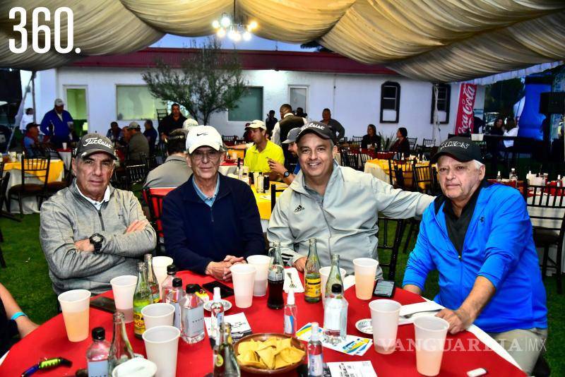 $!Francisco Cepeda, Guillermo Elizondo, Juan Ricardo Luna y Roberto Orozco en un evento social.