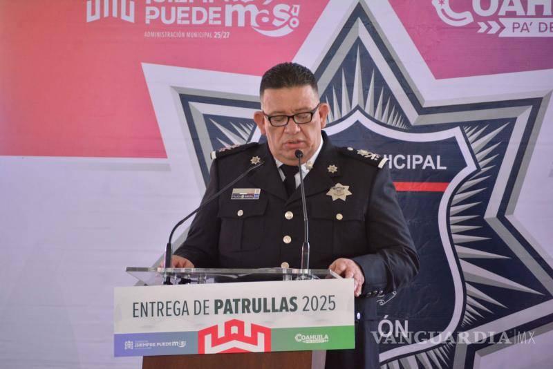 $!El comisario César Perales dio detalles de las unidades recibidas.