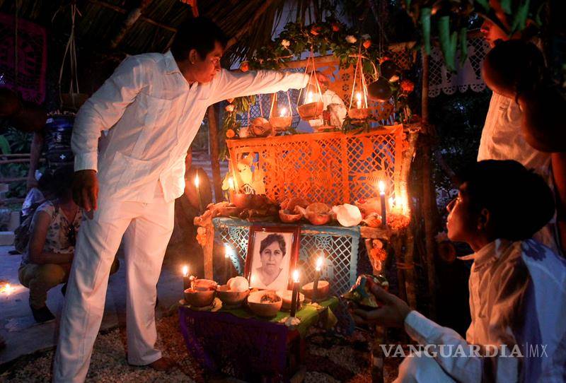 $!Pobladores de Mixquic mantienen viva tradición del Día de Muertos en México