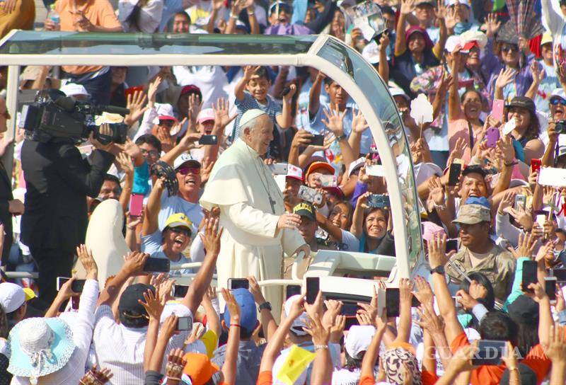 $!El papa recuerda las otras &quot;tormentas&quot; como la violencia o desempleo en Perú