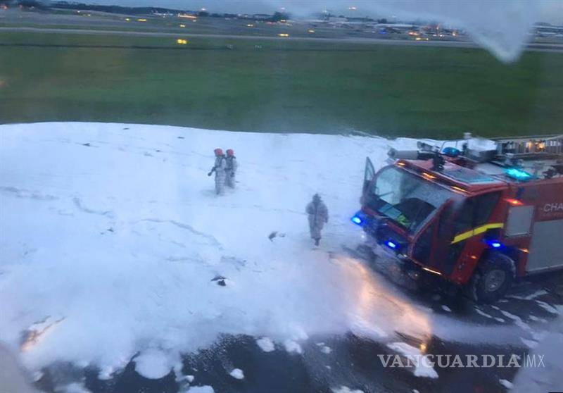 $!Avión con 241 personas a bordo se incendia tras aterrizaje de emergencia