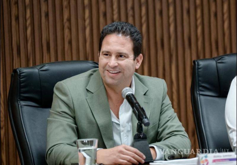 $!Javier Díaz González, presidente municipal de Saltillo, destacó la importancia de mejorar áreas recreativas e implementar programas específicos para que los jóvenes puedan desarrollar deporte, actividades culturales y habilidades que fortalezcan la reconstrucción del tejido social.