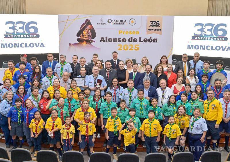 $!Los scouts fueron galardonados por representar los valores de la presea Alonso de León.