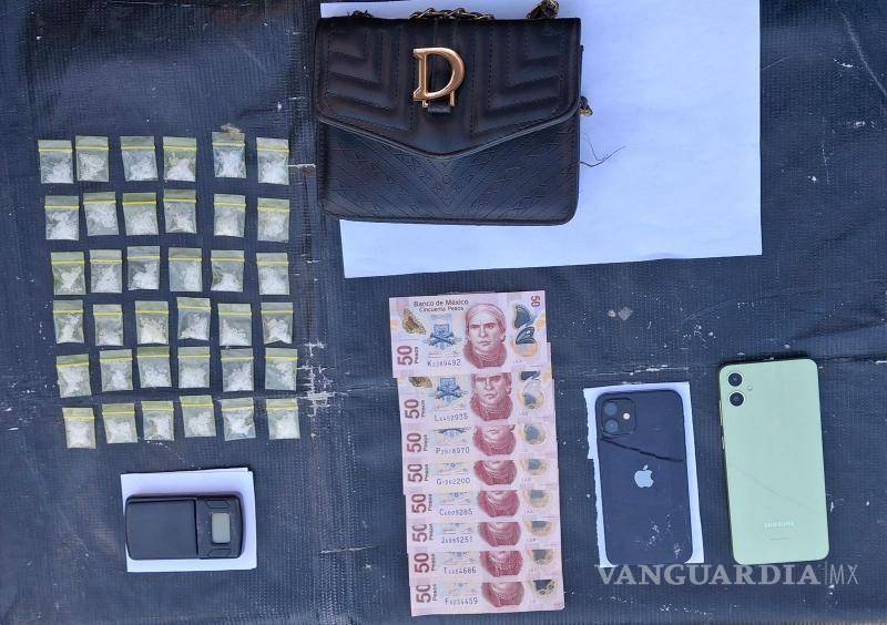 $!‘La polisexy’ cae por posesión de droga, en Nuevo León