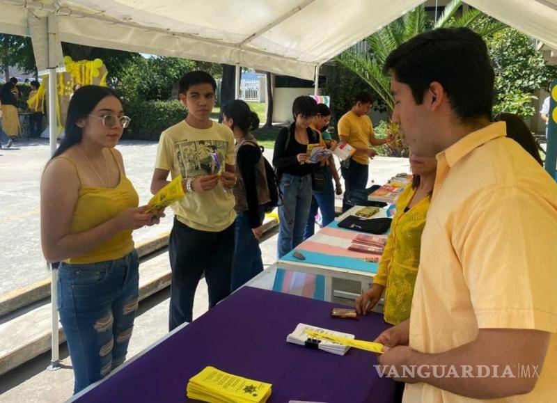 $!Trabajadores de NYX de México participaron en la plática “Hablemos de Salud Mental”.