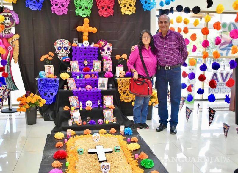 $!El alcalde Mario Dávila llamó a mantener vivas las tradiciones mexicanas.