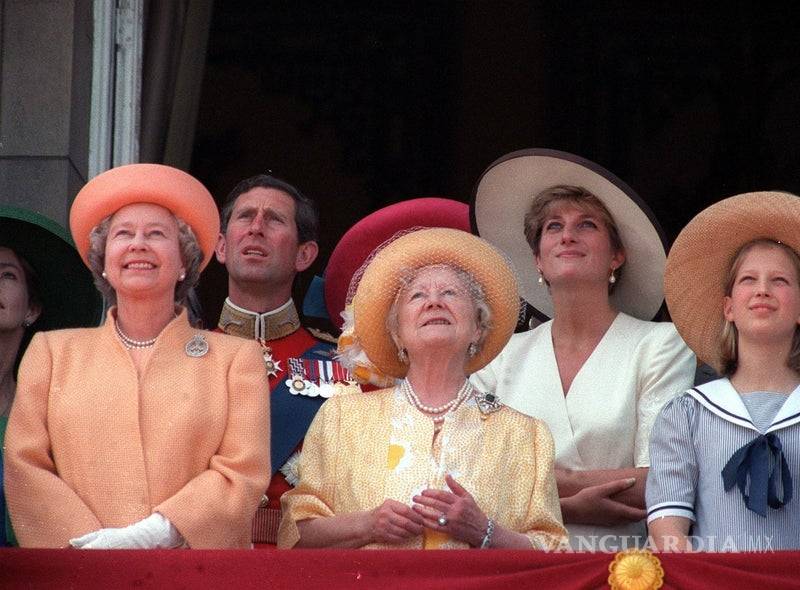 $!¡Larga vida a la Reina Isabel II! Así ha sido la vida de la monarca a través de los años