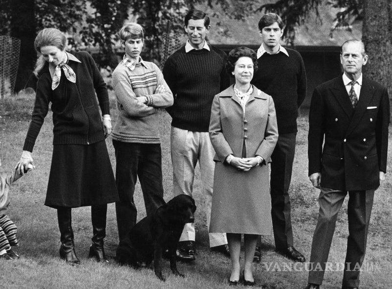 $!¡Larga vida a la Reina Isabel II! Así ha sido la vida de la monarca a través de los años