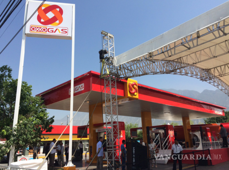 $!Arrancan las gasolineras Oxxo, buscan competir en la venta de gasolina