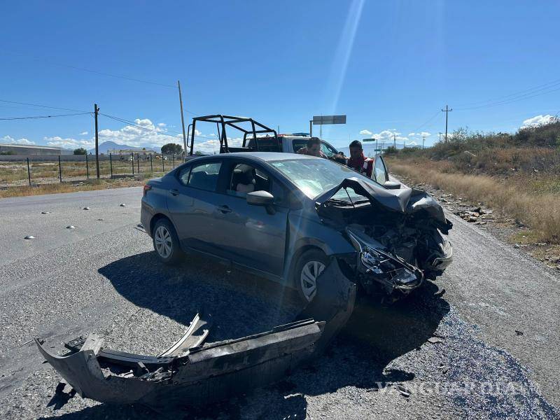 $!El percance ocurrió en el cruce de la carretera 57 y Los Pinos, en Ramos Arizpe.