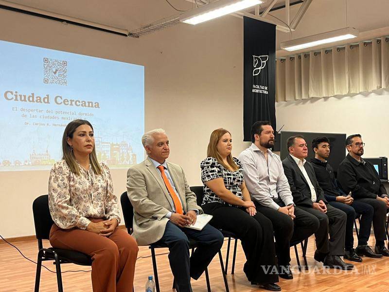 $!El evento contó con la participación de autoridades y expertos en urbanismo, quienes se comprometieron a seguir impulsando proyectos para el desarrollo urbano sustentable en Coahuila.