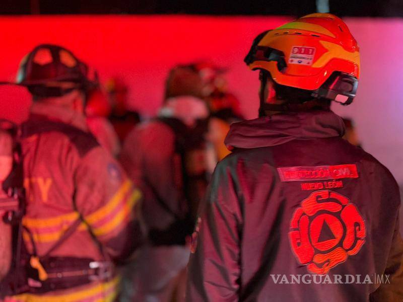 $!Fuga de gas cloro deja un hombre con síntomas de intoxicación, en Monterrey