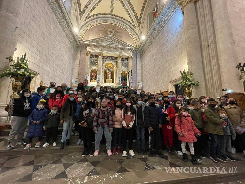 $!El Obispo de Saltillo, monseñor Hilario González, hizo un llamado a la feligresía que atraviesa una situación económica difícil para acercarse a los programas de despensas y comedores que ofrecen las iglesias.