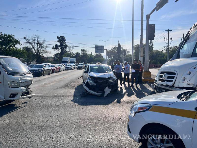 $!Ninguno de los dos choferes aceptó la responsabilidad.