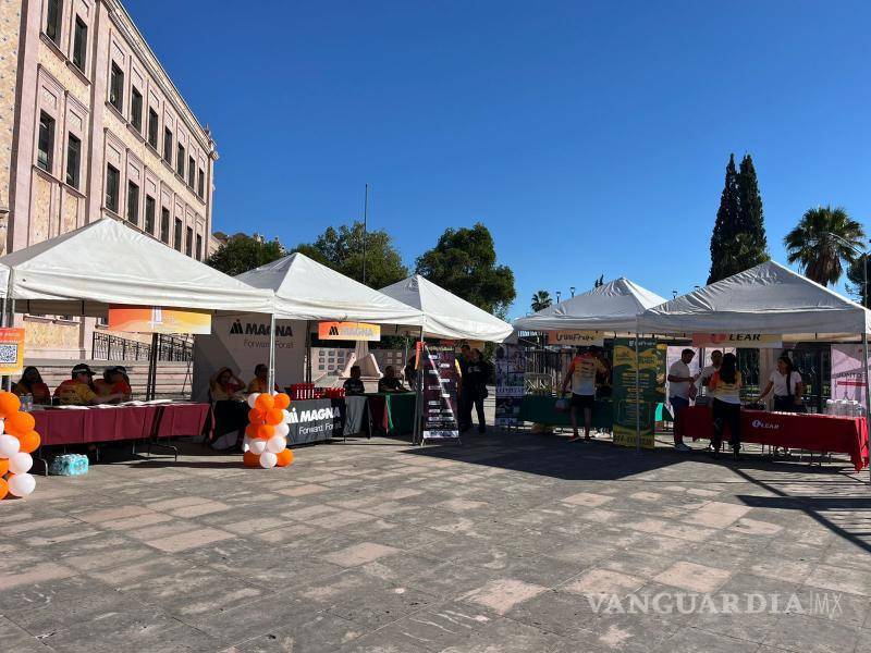 $!Empresas locales ofreciendo oportunidades laborales a los asistentes de la feria de empleo