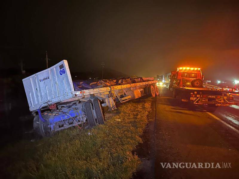 $!Una de las plataformas se desprendió tras el impacto.