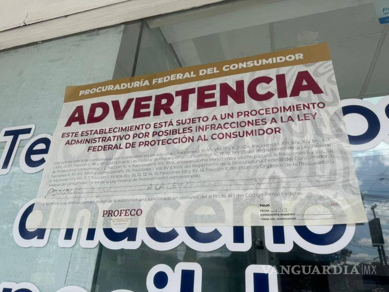 $!Clientes afectados aseguran haber entregado pagos iniciales y mensualidades con la promesa de recibir un automóvil, sin que la entrega se concretara; autoridades advierten sobre contratos engañosos.