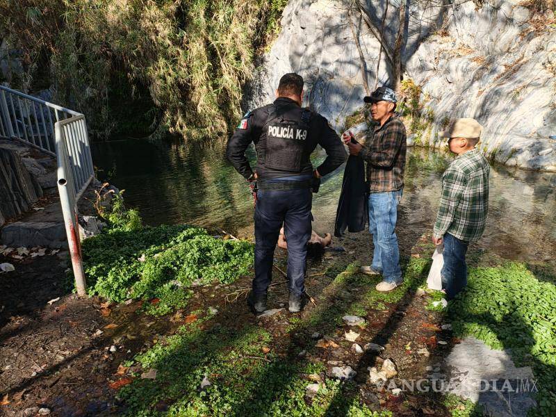 $!La zona de la cascada donde, según testigos, el joven resbaló desde una piedra hacia una zona profunda.