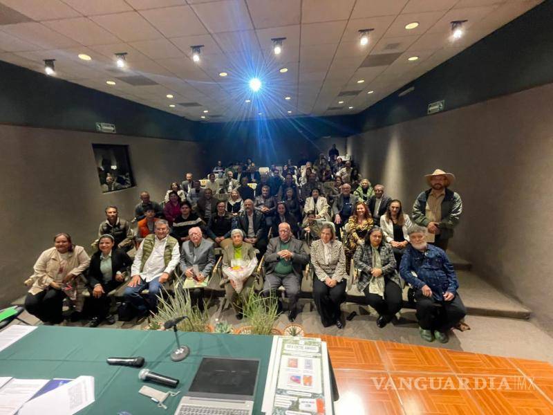 $!Autoridades académicas y ambientales acompañaron al homenajeado en el MUDE.