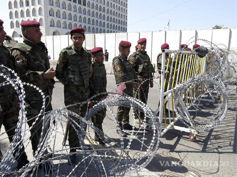 $!Protesta multitudinaria agrava crisis política en Irak; invaden el Parlamento