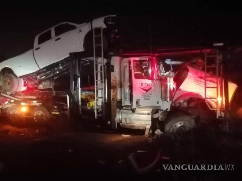 $!Camión nodriza involucrado en el accidente sobre el libramiento Norponiente.