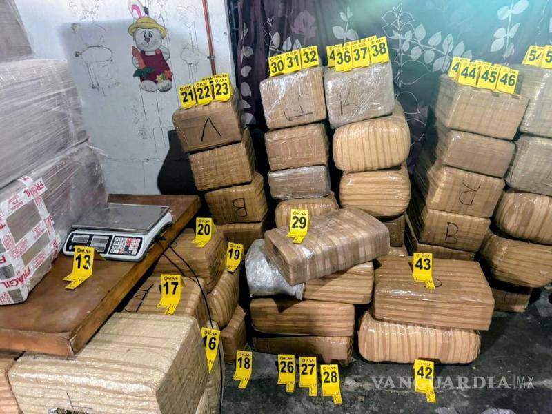 $!La vivienda cateada se ubica en la colonia Fabriles en Monterrey, informó la Fiscalía General de Justicia del estado.