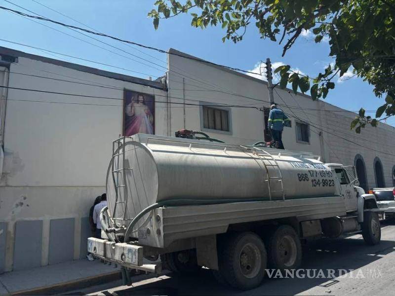 $!Ciudadanos denuncian también el desabasto de agua potable en sus hogares.