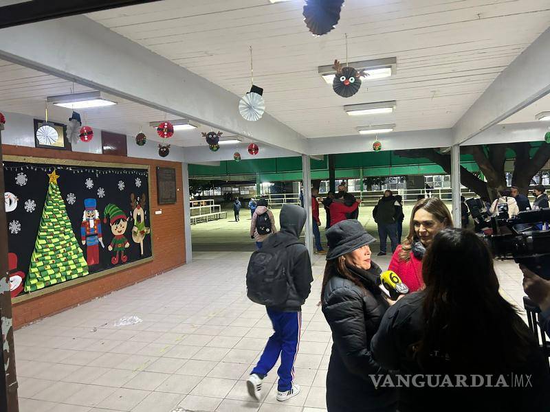 $!Las bajas temperaturas y la decisión de los padres de priorizar la salud de sus hijos generaron un ausentismo del 80% en las escuelas de Torreón.