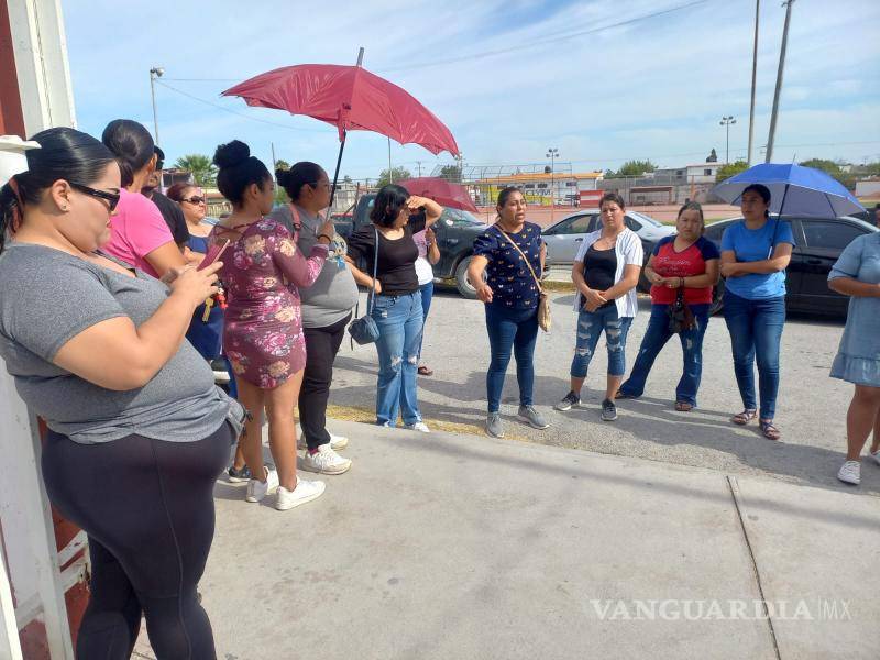 $!El sol intenso es el principal problema por el que las mujeres reclaman.