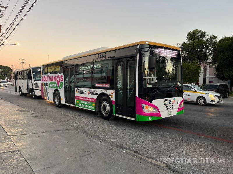 $!Los usuarios aprovechan el servicio gratuito para reducir gastos en transporte diario.