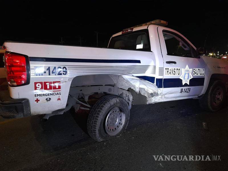 $!Tanto la patrulla como el vehículo quedaron en pérdida total.