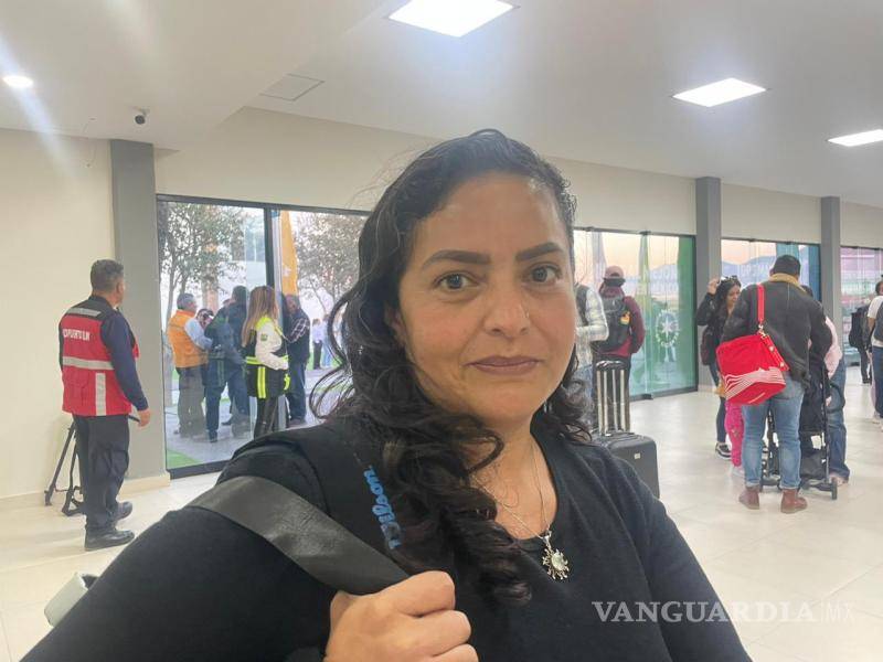 $!Irma, visitante de Saltillo por primera vez, destacó la eficiencia del Mexibús desde el AIFA hacia la ciudad.