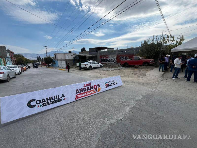 $!La obra consistió en la colocación de 380 metros lineales de concreto hidráulico en la colonia Valle de las Flores Popular.