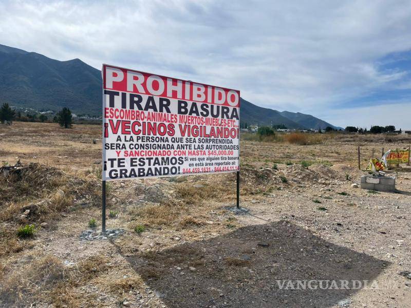 $!Vecinos de la colonia Lomas Verdes limpiaron un predio en la prolongación Camino del 4 para frenar el depósito ilegal de basura.