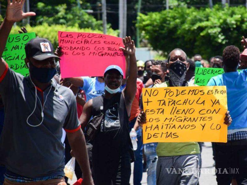 $!Acusa embajador haitiano a AMLO: tolera campo de concentración en Tapachula