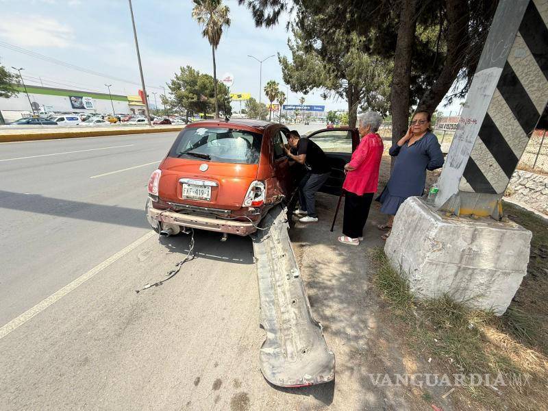 $!La conductora del Fiat, de 68 años, fue asegurada momentáneamente mientras se coordinaba con su aseguradora para responder por los daños ocasionados en el siniestro.