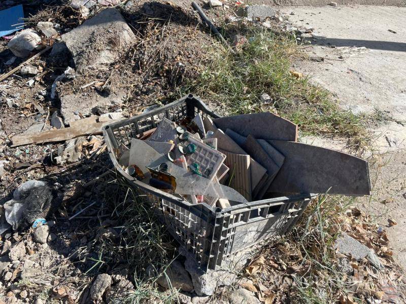 $!A dos cuadras del primer punto denunciado, entre las calles Venustiano Carranza y Guillermo Prieto, también se registra acumulación de basura desde hace varios meses.